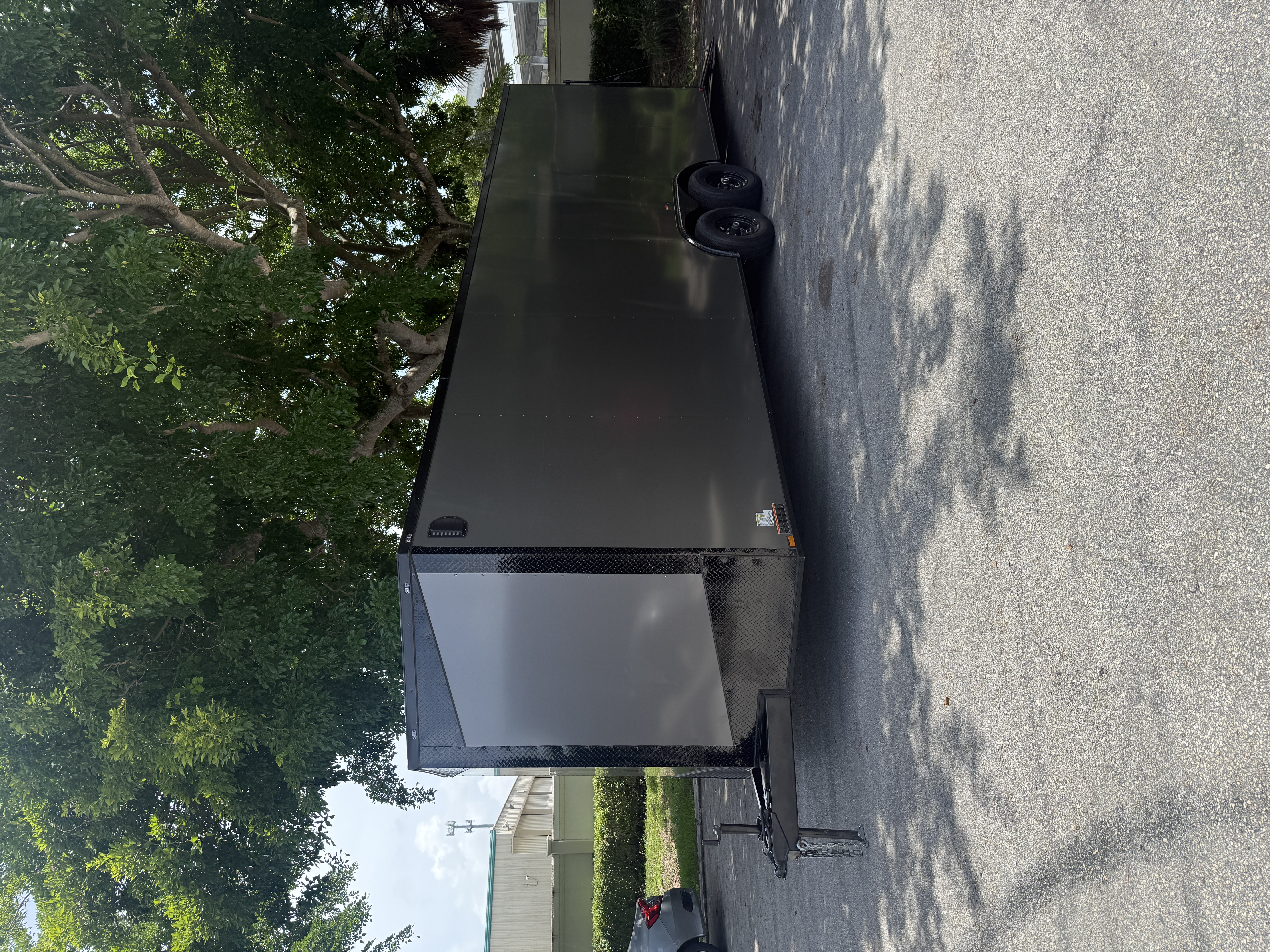 2025 Hook & Line EV8.5-24T5-R